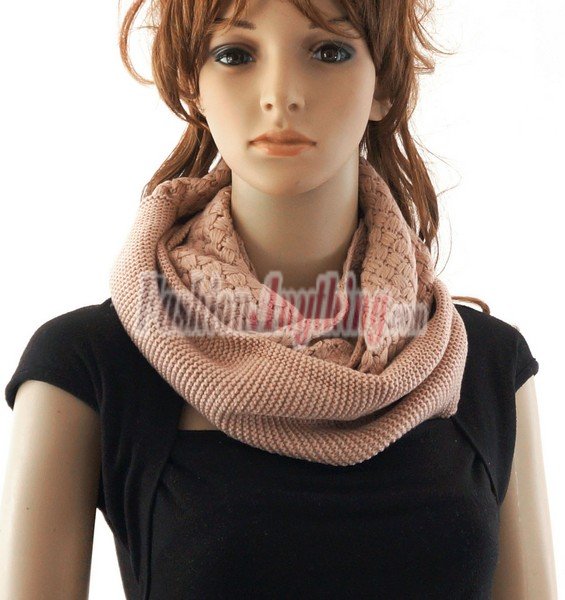 (image for) Knitted Infinity Scarf Pink